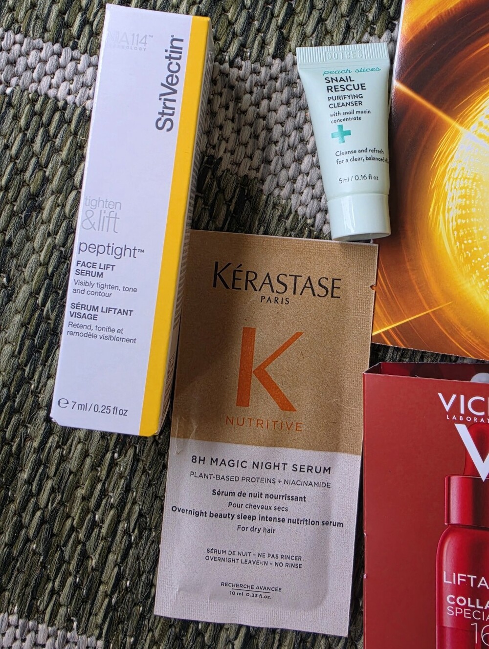 Makeup Bag & Sample Bundle - Picture 2 of 9